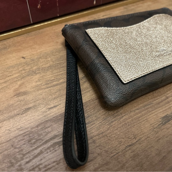 COACH Brown and Gold Wristlet NWOT - Picture 5 of 8
